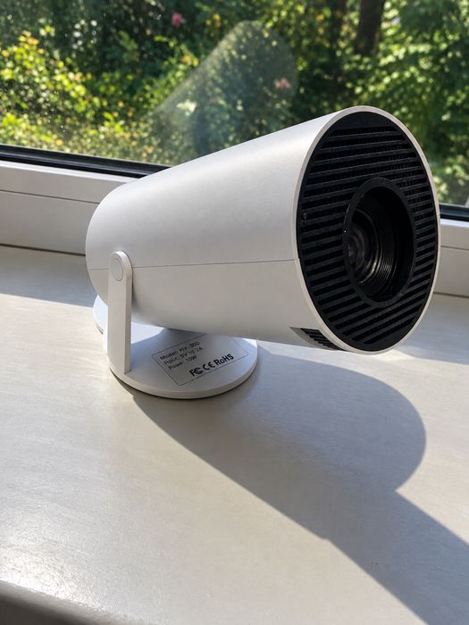 Проектор (LCD Projector)
