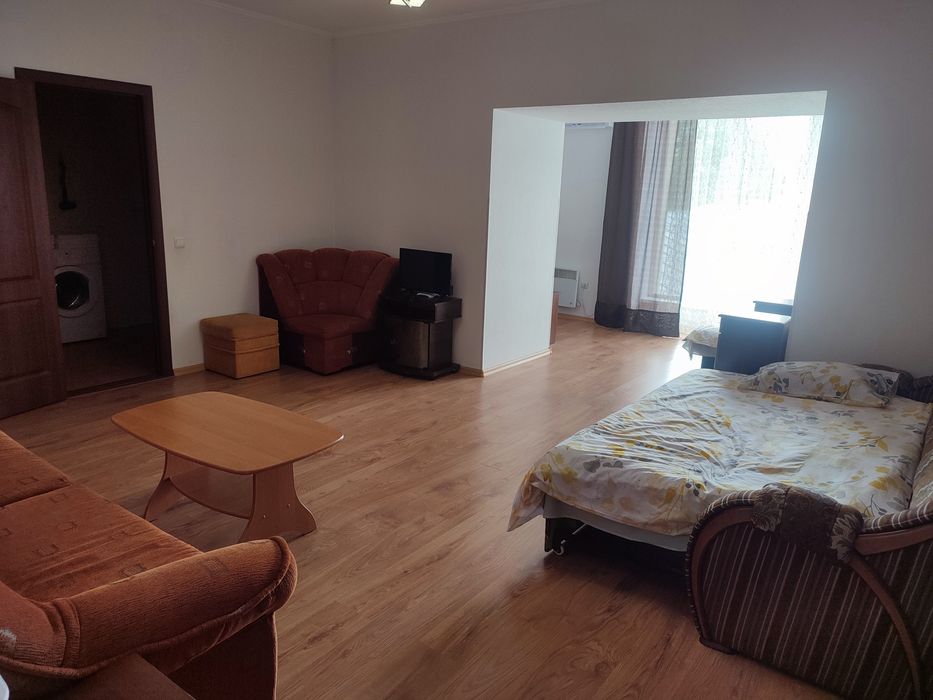 DOBA - Центр 2кім студія 7 місць. Завжди тепла !