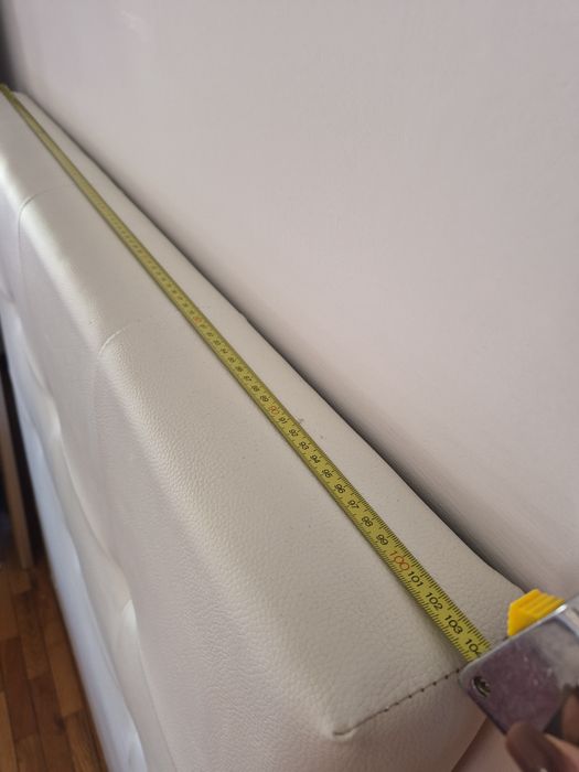 Cabeceira de cama de solteiro branca