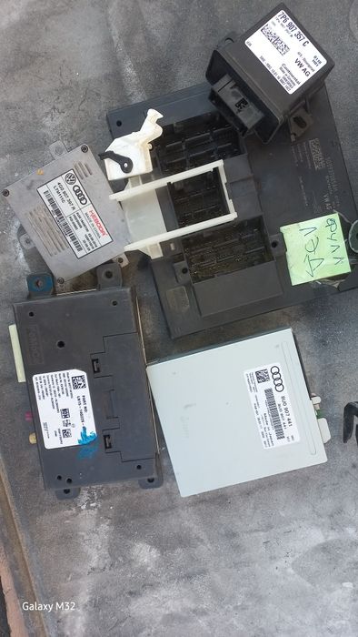 Продам блок Audi 5q0937085ah