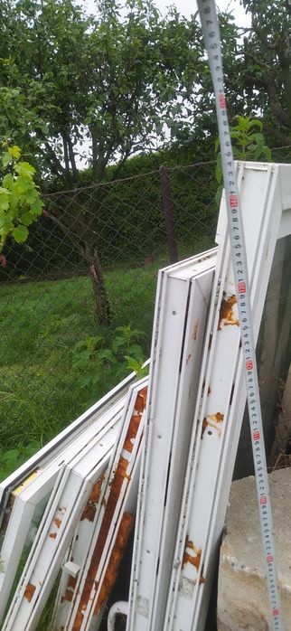 Okno okna całe rama nie przeciete