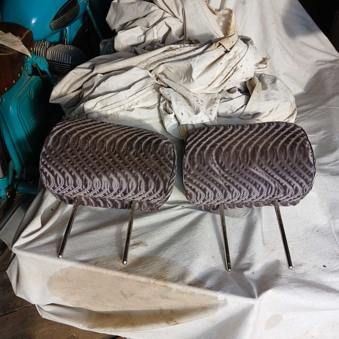 Комплект сидений автомобиля Мазда 323 В.