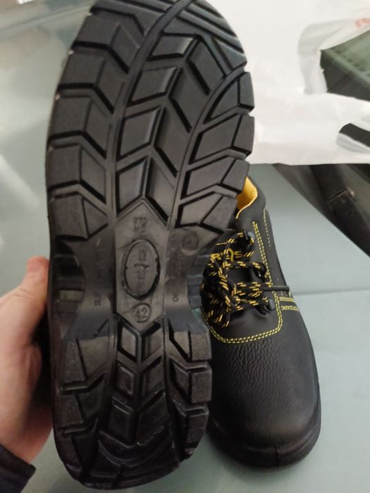 Обувь рабочая 42 размер reis