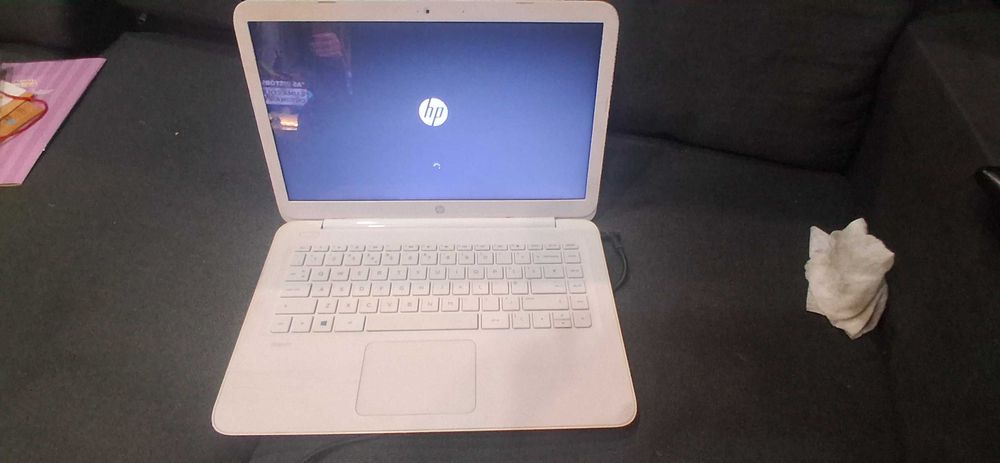 3 Computadores HP a trabalhar para pecas