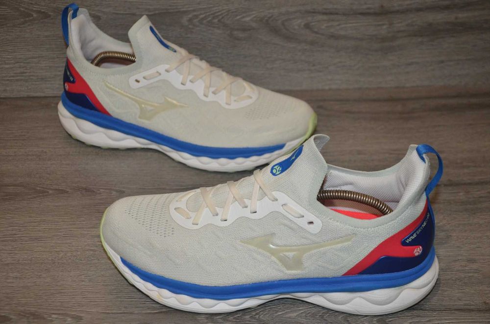 Продам кросівки Фірма Mizuno Wave Sky Neo 2.