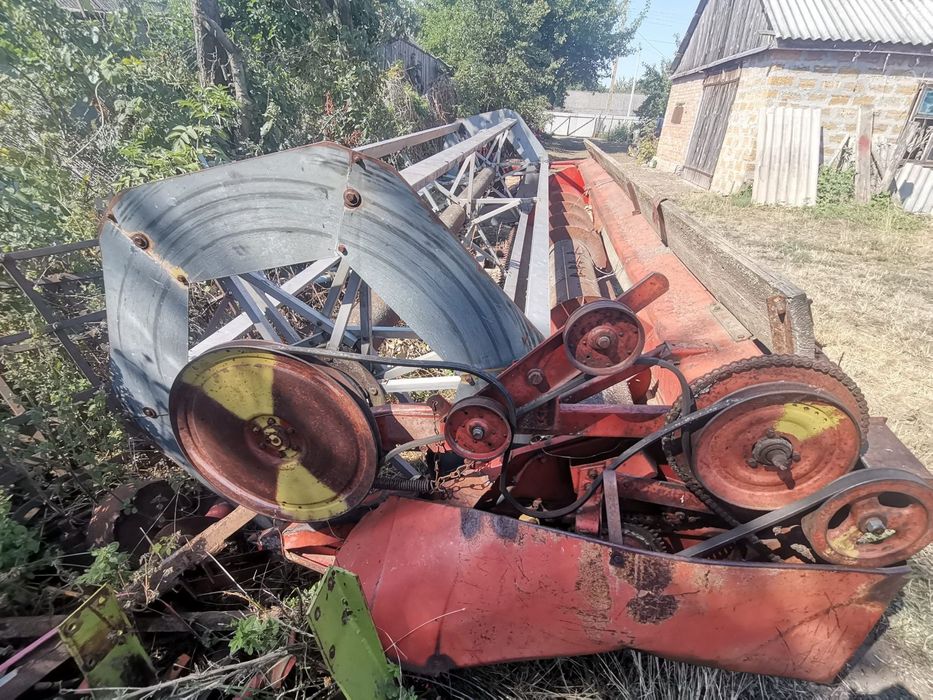 Жатка Massey Ferguson 4.5 метра Claas