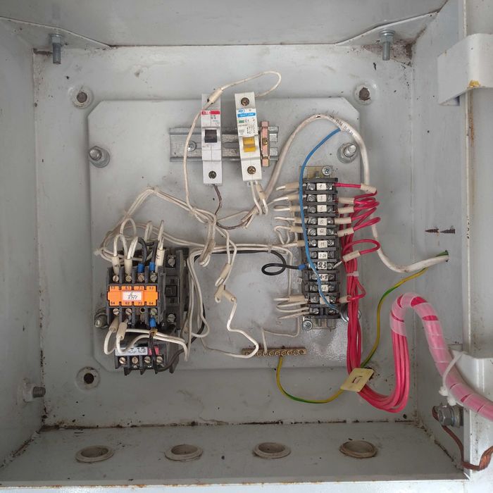 Ящик  керування елекродвигуном