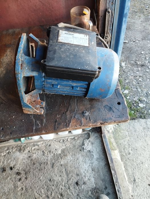 Трансформатори різні електродвигун аккумулятори