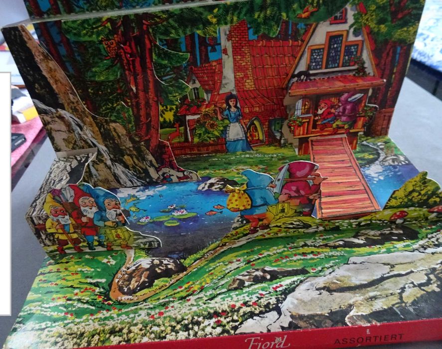 Antiga e muito rara caixa de bombons Branca de Neve e os Sete Anões