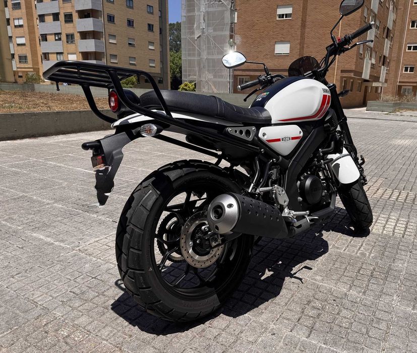 Yamaha XSR 125 2023 – Branca, Excelente Estado, 125cc