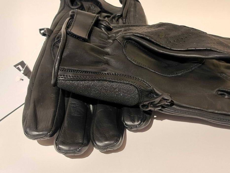 Luvas de mota c/proteções em pele novas