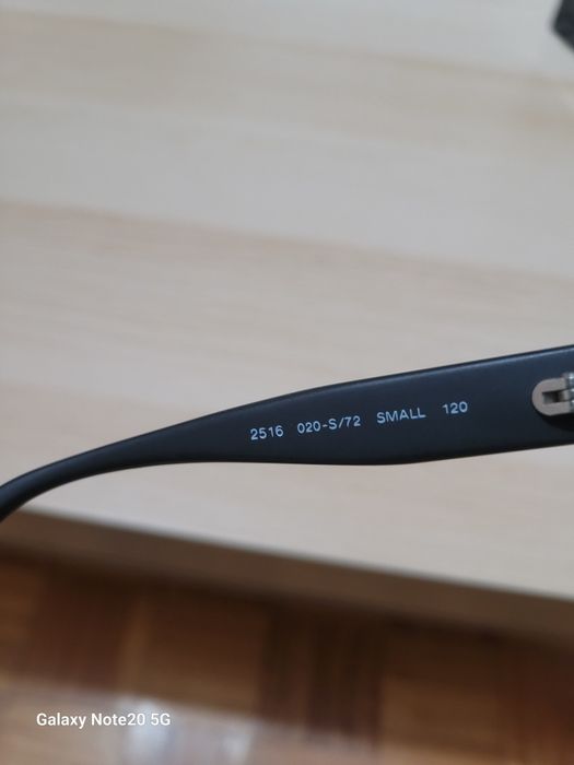 Vendo óculos de sol  arman .com caixa original