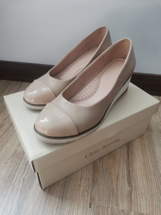 Półbuty na koturnie