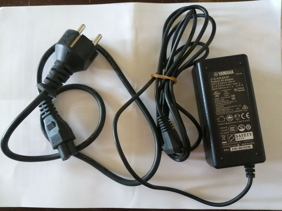 Alimentador yamaha 15V 3A