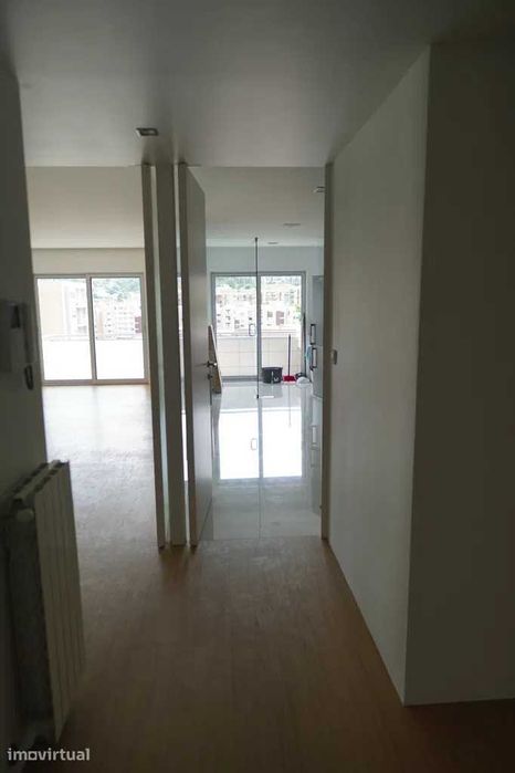 Arrenda-se T3 Fraião Braga