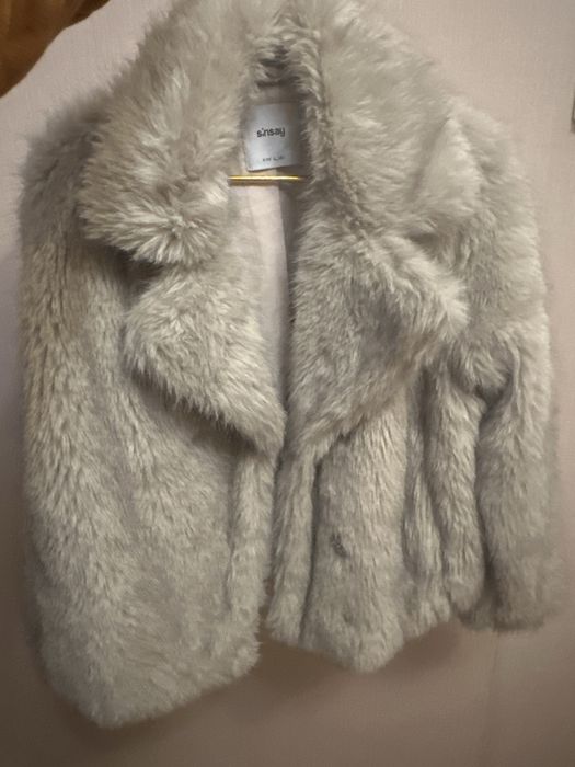 Продам шубу в трендовому кольорі