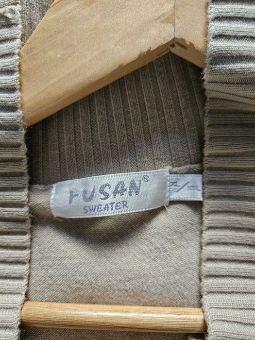 Жіночий стильний трикотажний жилет-кардіган