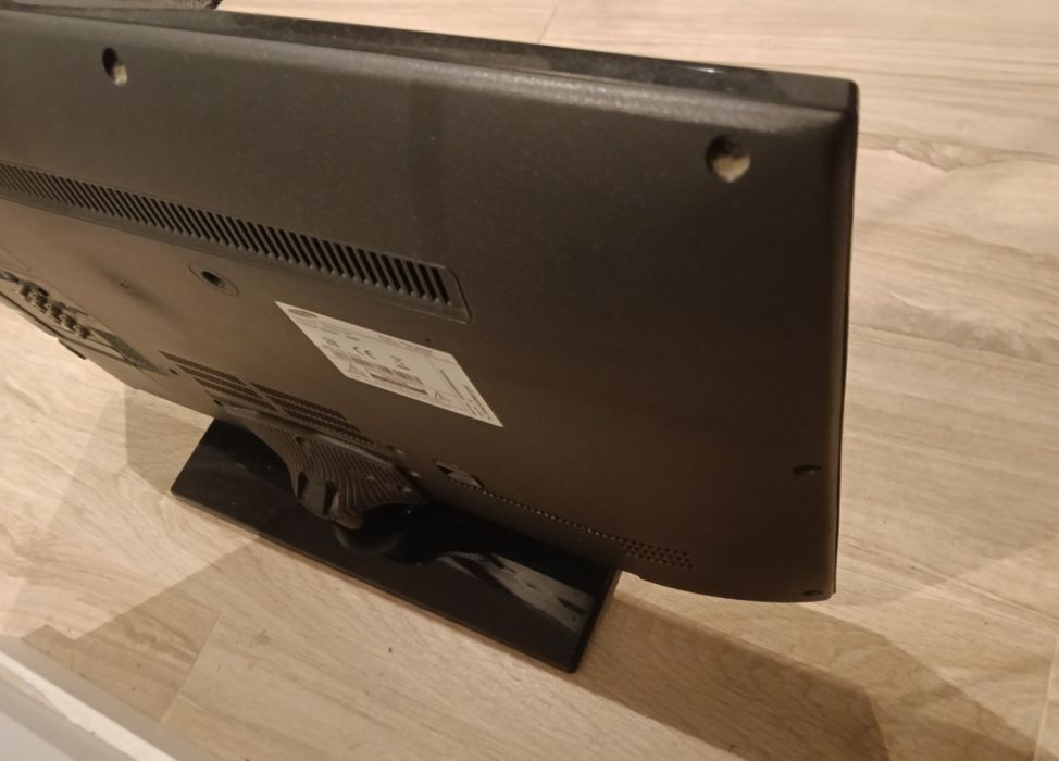TV SAMSUNG 32 POLEGADAS com comando e cabo de energia