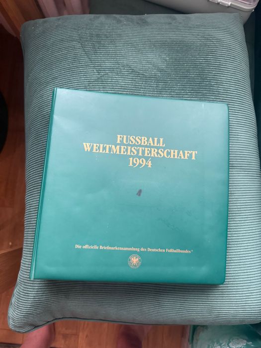 2 albumy z piłkarskich MŚ 1994 r