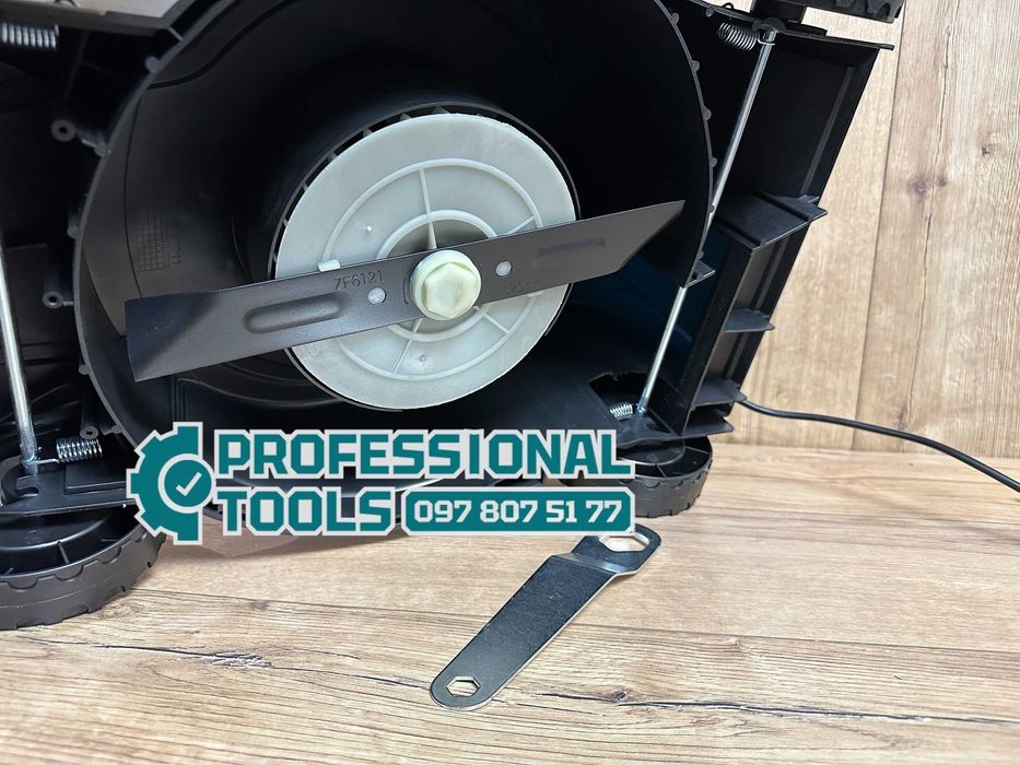 Електрична Газонокосарка Makita ELM33BL Безщіткова для косіння газону