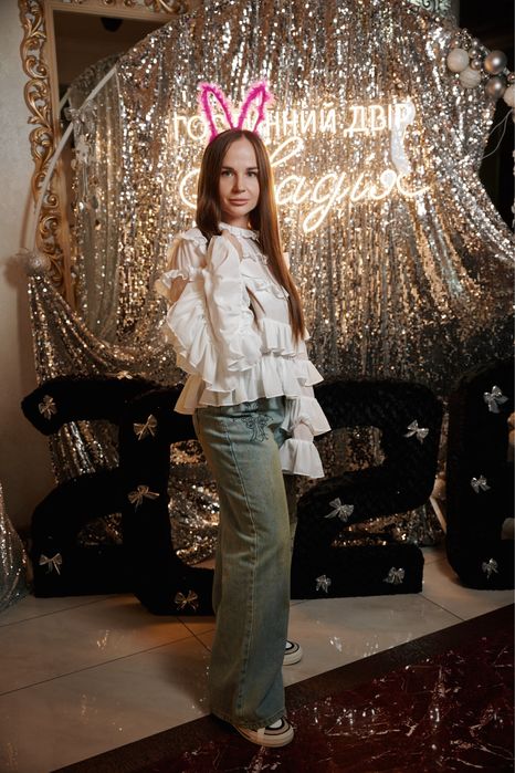 Нарядная блузка с круживами б/у