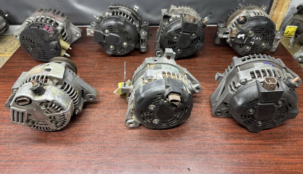 Генератори Toyota Avensis Corolla RAV4 Land Cruiser Camry Оригінал