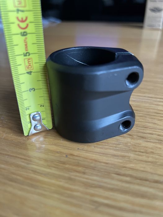 Zacisk tilt sculpted do hulajnogi