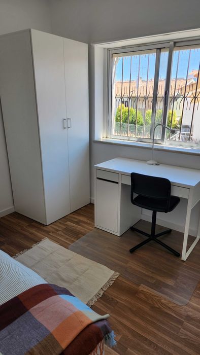 Quarto para Alugar na Parede