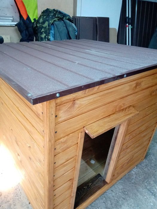 Будка для собак, будка собачья.