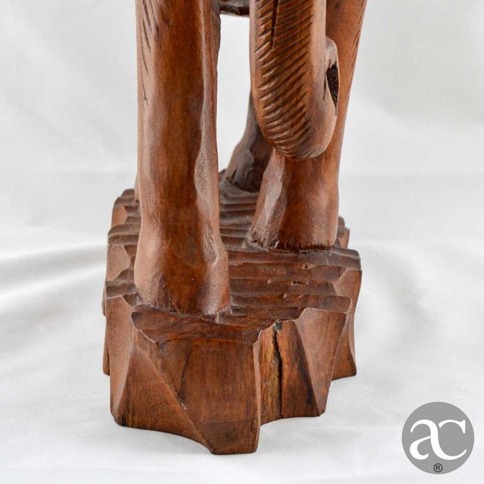 Vintage - Escultura de Elefante em madeira