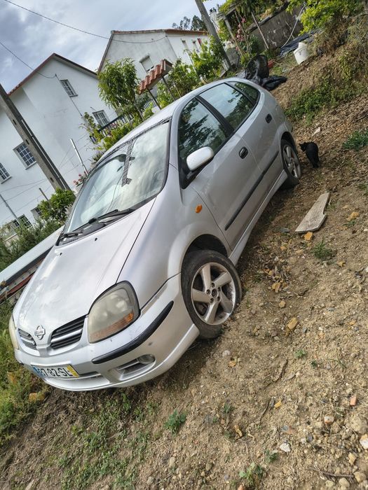 Vendo Nissan Tino 1.8