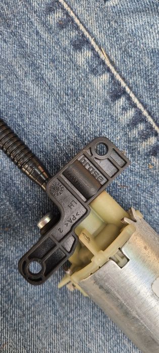 моторчик приводу сидіння ауді А4 в кузові Б6 Б7