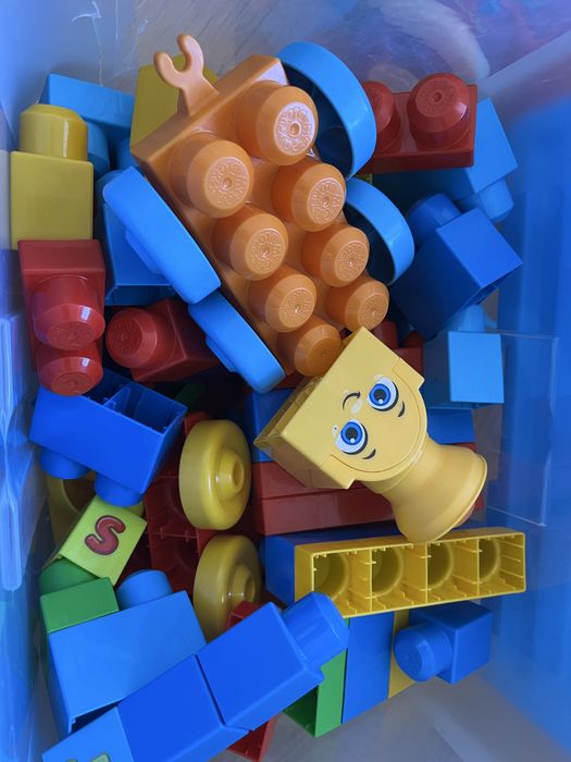 Klocki fisher price mega bloks, z muzyczną ciuchcią