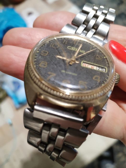 Продам механические мужские часы Слава с позолотой