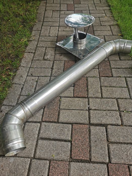 Rura  120 średnicy kwasodprna  pieca gazowego z kolanami  skretnymi  i daszek na komin