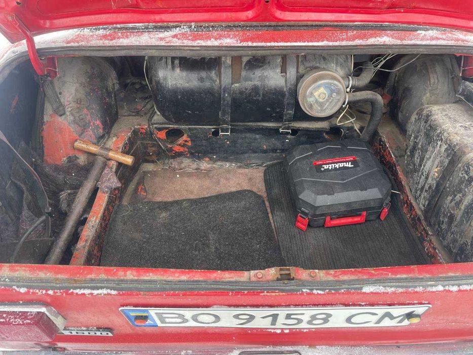 Продаєця ваз 21011. На повному бойовому ходу