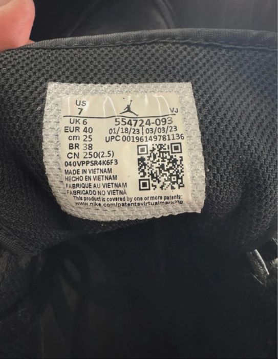 Jordan 1 mid preto bota
