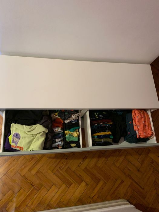 Móvel de arrumação BESTA da IKEA verde acinzentado