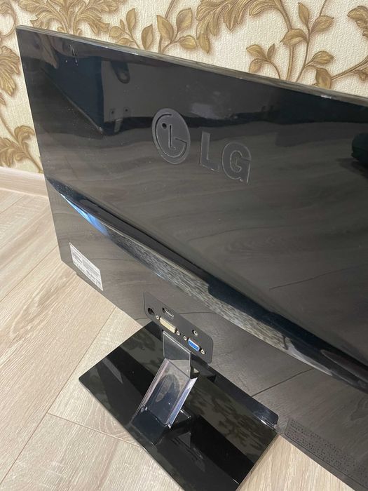 Монітор LG Flatron E2360V-PN