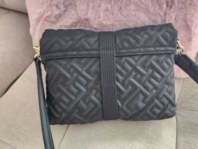 Tommy Hilfiger czarna torebka cross body super