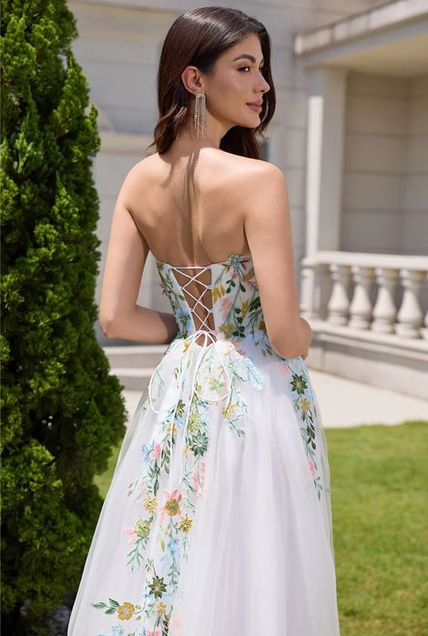 Святкова  весільна сукня