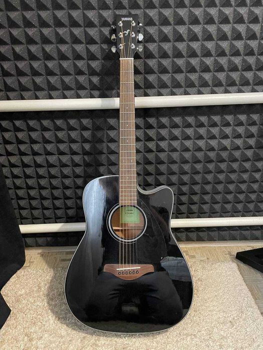 Електроакустична гітара Yamaha FGX800C