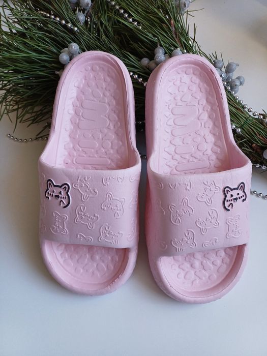 Pudrowe różowe klapki basenowe, Pusheen, rozmiar 36