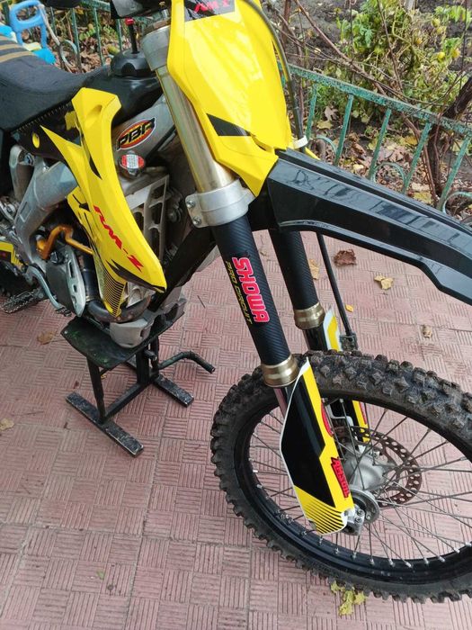 Сузукі рмз 250  .