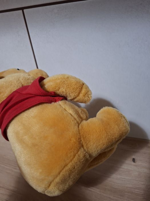 Kubuś Puchatek pluszak maskotka 25 cm