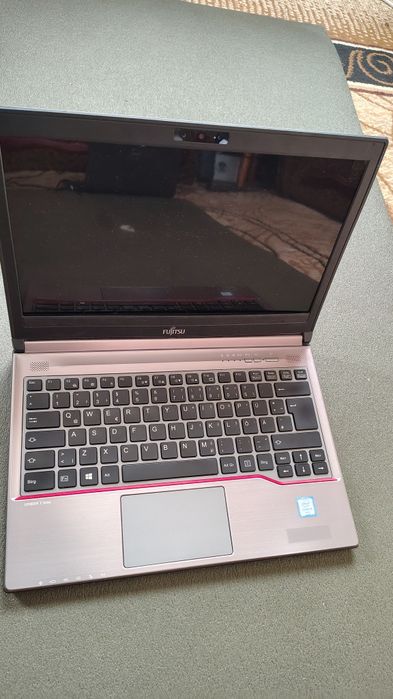 Ноутбук Fujitsu e736