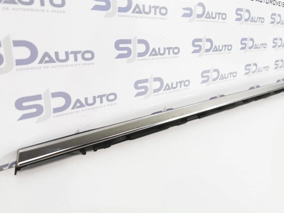 Raspador / Friso Vidro Trás Direito / Esquerdo - Peugeot 308 II