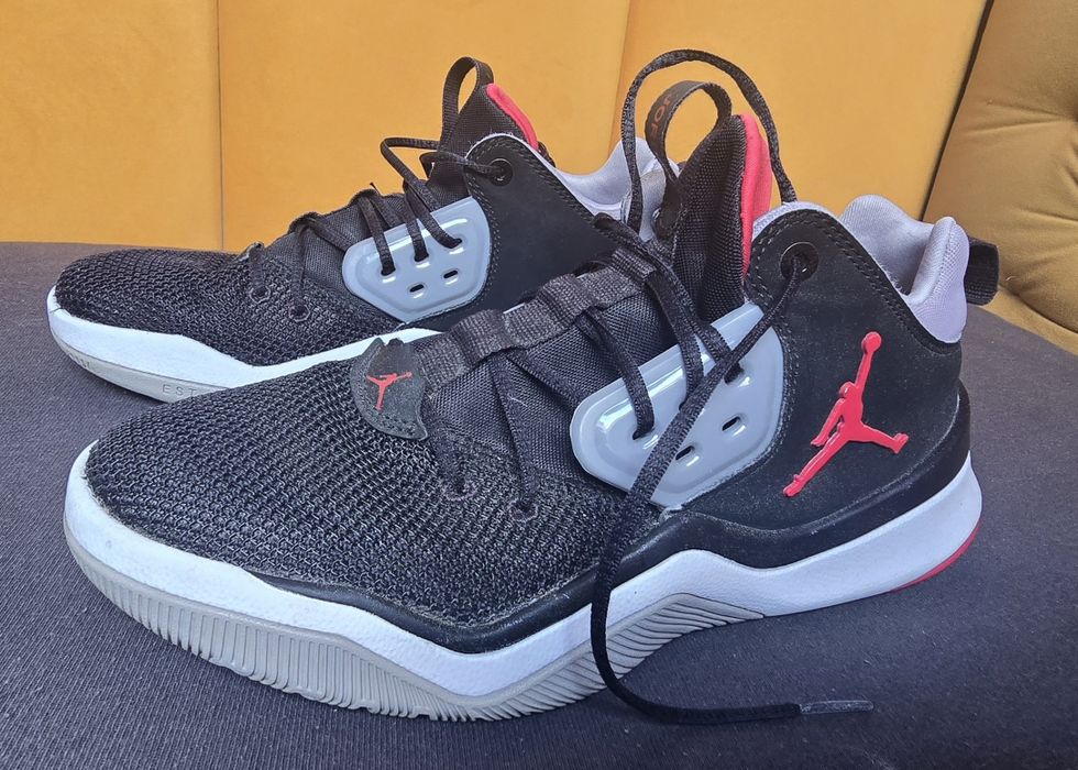 Nike Jordan DNA r.40