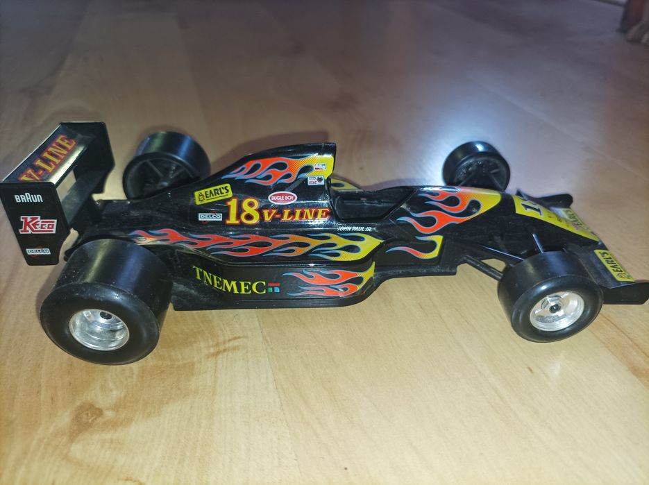 Pięć modeli bolidów F1 w skali 1:24