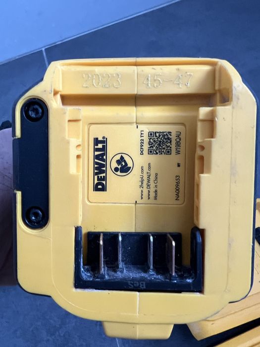 Безщітковий Акум. Гайковерт Dewalt DCF 922